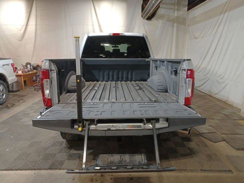 Used 2019 Ford F250 XLT w/ XLT Premium Package image 19