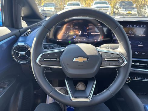 New 2026 Chevrolet Equinox EV LT image 17