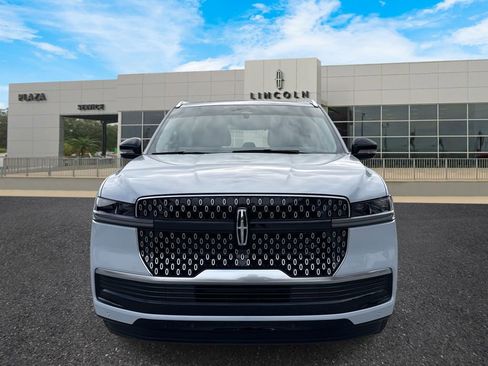 New 2025 Lincoln Navigator Reserve image 8
