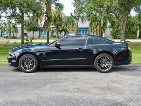 Used 2012 Ford Mustang Shelby GT500 w/ SVT Performance Pkg image 11