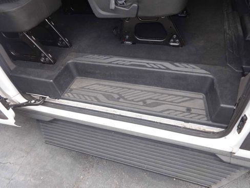 Used 2023 Ford Transit 350 XLT image 11