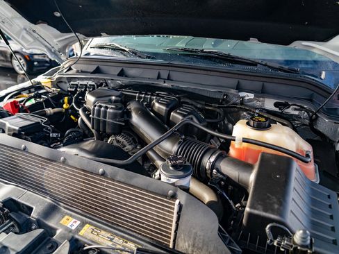 Used 2014 Ford F250 Lariat w/ Lariat Interior Package image 26