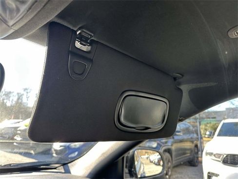 Certified 2023 Jeep Compass Limited image 35