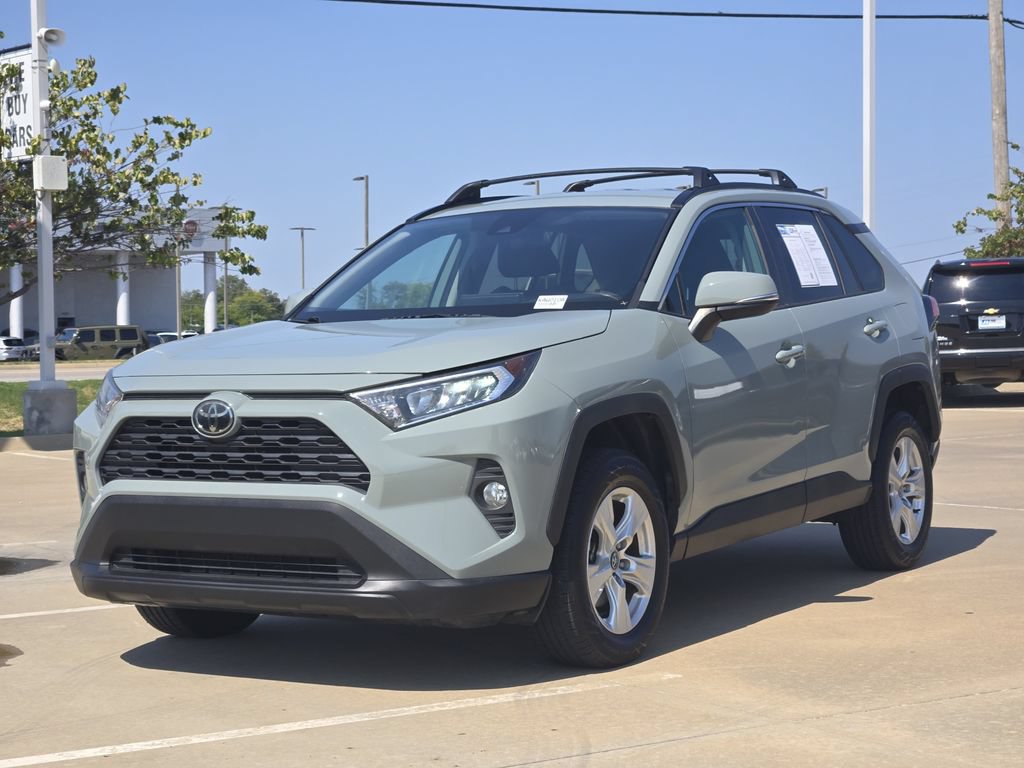 Used 2020 Toyota RAV4 XLE FWD image 3