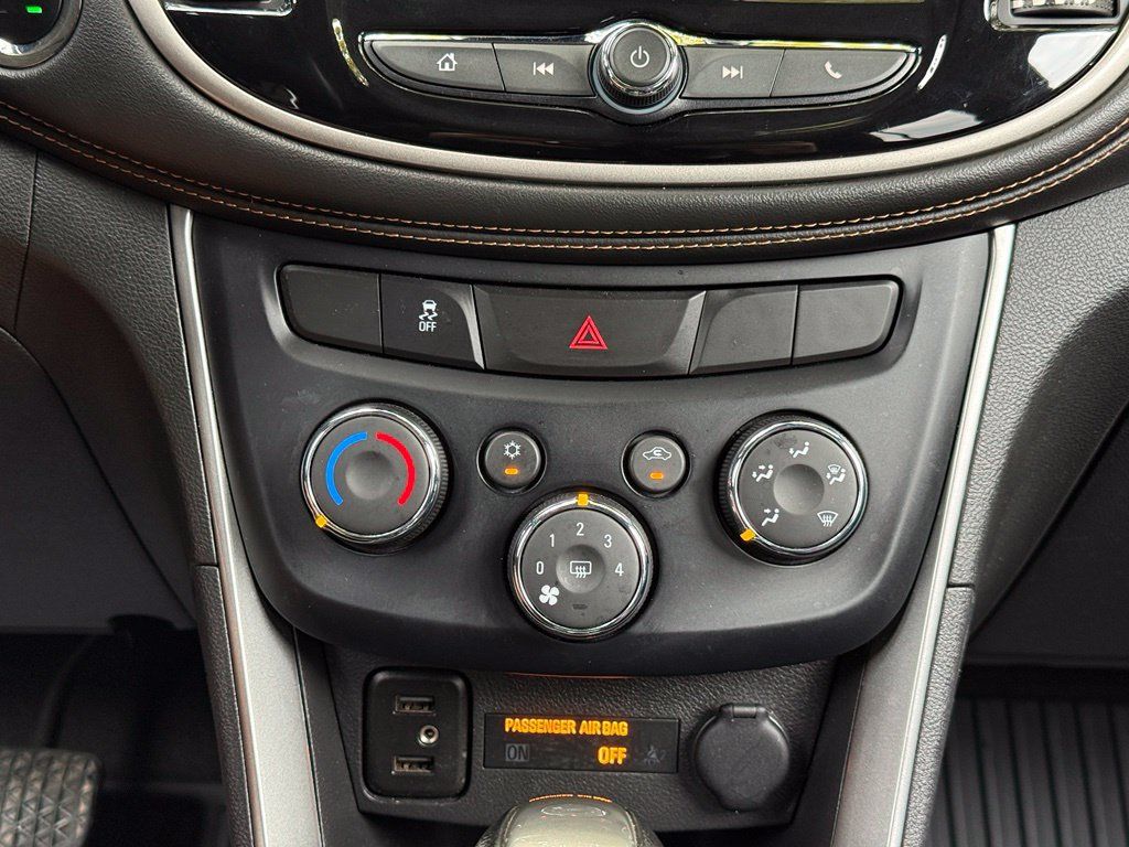 Used 2020 Chevrolet Trax LT w/ Driver Confidence Package FWD image 15