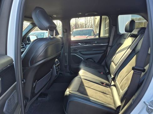 Used 2023 Jeep Grand Cherokee Trailhawk w/ Luxury Tech Group III image 15