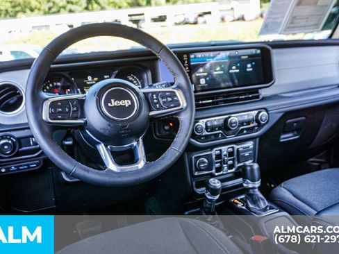 Used 2024 Jeep Wrangler Unlimited Sahara image 27