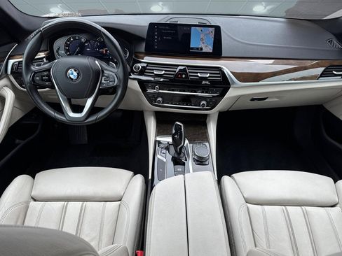 Used 2018 BMW 530i RWD image 15