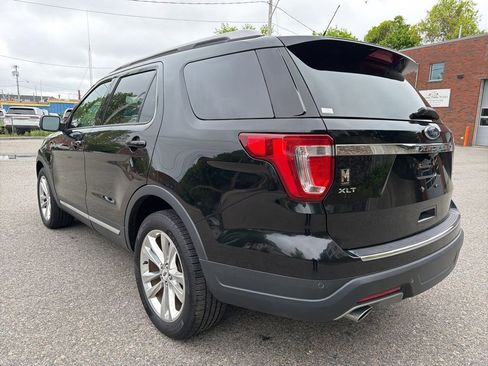 Used 2018 Ford Explorer XLT w/ Equipment Group 202A AWD/4WD image 3