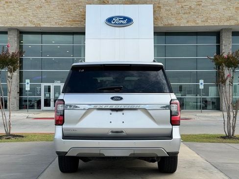 Used 2019 Ford Expedition Limited w/ Equipment Group 301A RWD image 22
