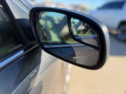 Used 2015 Ford Taurus SE image 35