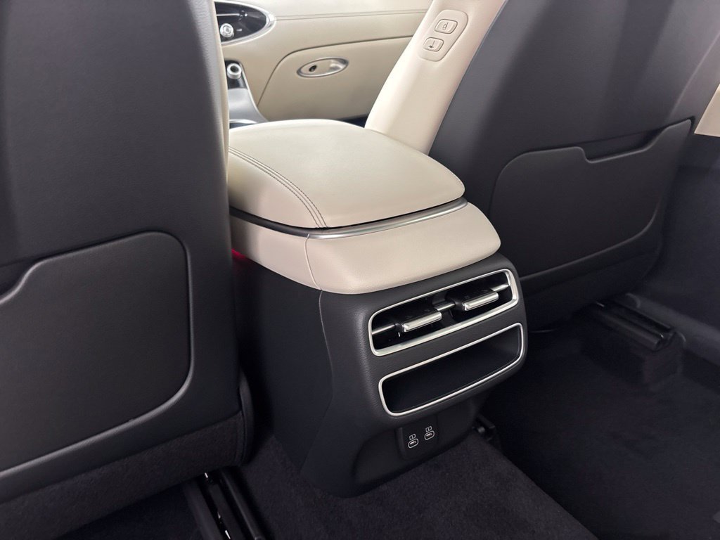 New 2027 Genesis GV70 2.5T Select AWD/4WD image 25