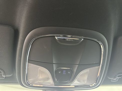 Used 2019 Jeep Cherokee High Altitude image 25