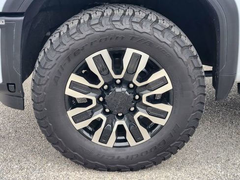 Used 2026 GMC Sierra 2500 Denali Ultimate image 8