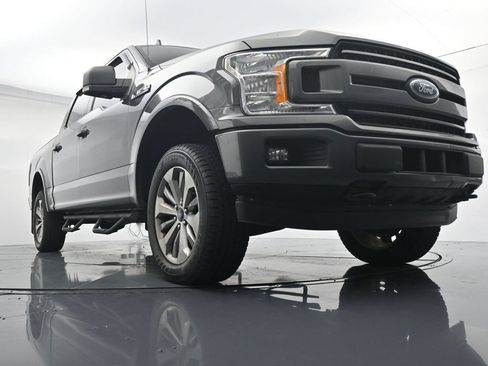 Used 2018 Ford F150 XLT w/ Equipment Group 302A Luxury AWD/4WD image 18