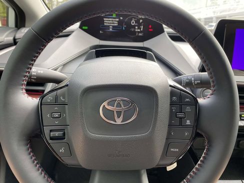New 2026 Toyota Prius Plug-In Hybrid FWD image 11