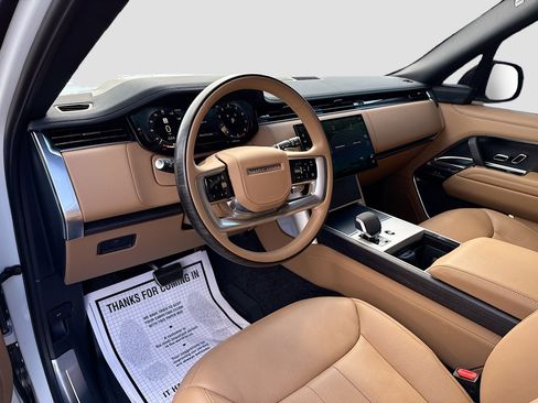 Used 2025 Land Rover Range Rover SE image 24