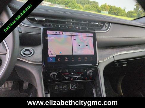 Used 2024 Jeep Grand Cherokee Limited w/ Trailer Tow Package AWD/4WD image 18