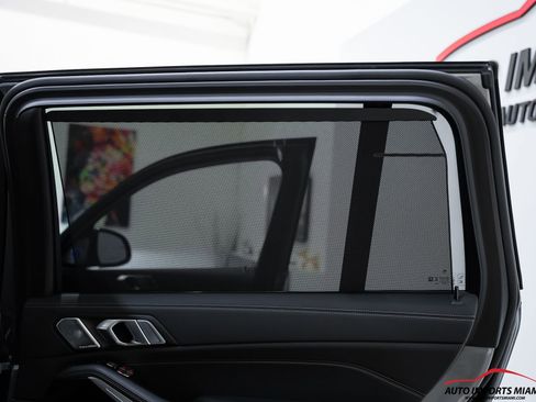 Used 2024 BMW ALPINA XB7 image 63