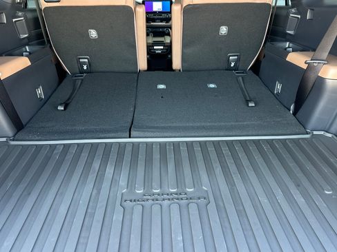 New 2026 Toyota Grand Highlander AWD Hybrid image 17