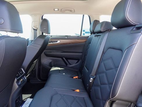 New 2026 Volkswagen Atlas SE FWD image 24