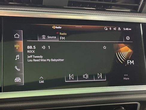 Used 2023 Audi Q3 2.0T Premium w/ Black Optic Sport Package image 17