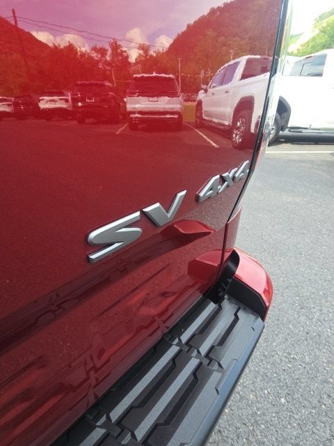 Used 2023 Nissan Frontier SV w/ Technology Package AWD/4WD image 8