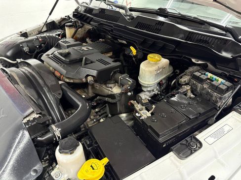 Used 2017 RAM 5500 Tradesman w/ Power & Remote Entry Group image 39