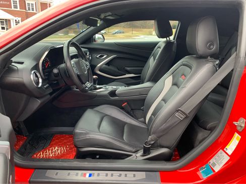 Used 2020 Chevrolet Camaro SS image 10