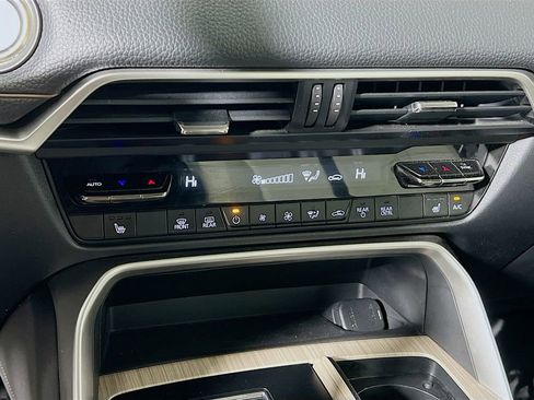 Used 2024 MAZDA CX-90 Plug-In Hybrid w/ Premium Pkg AWD/4WD image 14