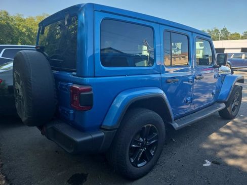 Used 2022 Jeep Wrangler Unlimited Sahara AWD/4WD image 5