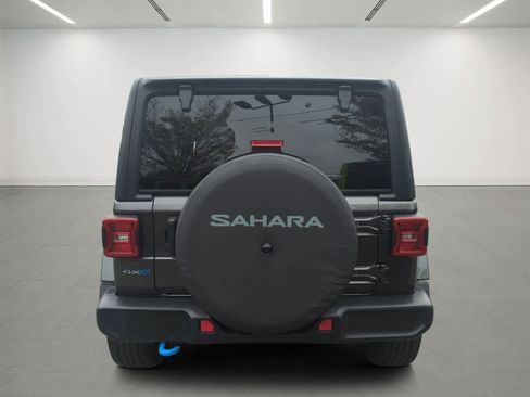 Used 2022 Jeep Wrangler Unlimited Sahara w/ Cold Weather Group AWD/4WD image 5