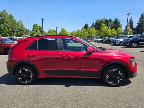 Certified 2024 Kia Niro Wind FWD image 4