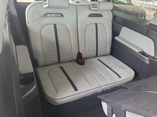 Used 2024 Rivian R1S Adventure Dual AWD/4WD image 22