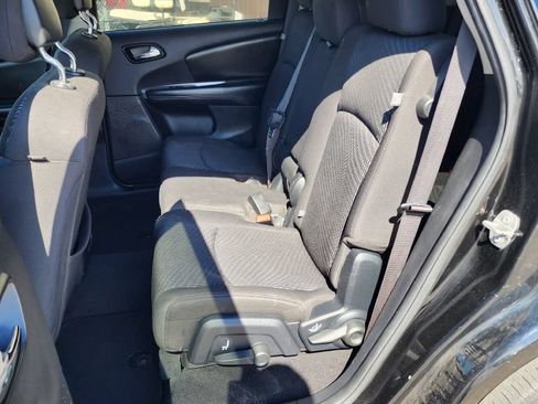 Used 2017 Dodge Journey SXT w/ Blacktop Package FWD image 10