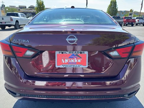 Used 2025 Nissan Altima 2.5 SV FWD image 3