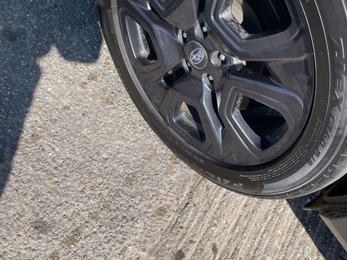 Used 2024 Subaru Ascent Onyx Edition image 6