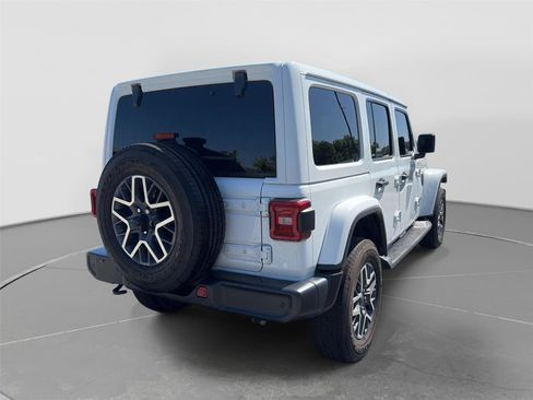 Used 2025 Jeep Wrangler Unlimited Sahara w/ Safety Group AWD/4WD image 5