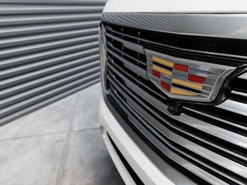 Used 2025 Cadillac Escalade ESV Premium Luxury Platinum AWD/4WD image 40