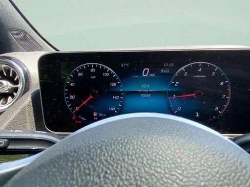 Used 2021 Mercedes-Benz GLA 250 4MATIC image 30