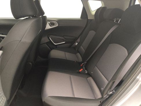 Used 2025 Kia Soul LX image 18