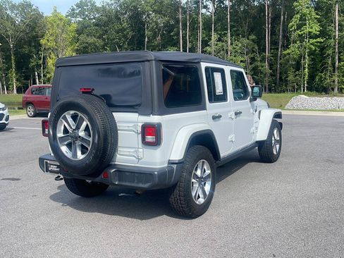 Used 2021 Jeep Wrangler Unlimited Sahara AWD/4WD image 9