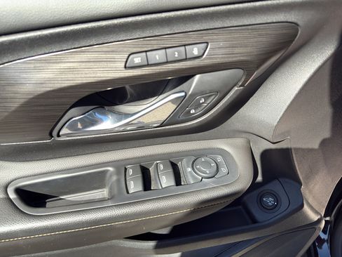 Used 2020 GMC Terrain SLT w/ Preferred Package image 12