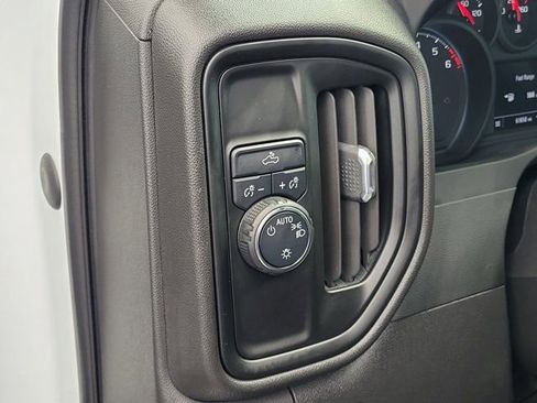 Used 2022 Chevrolet Silverado 1500 Custom image 18
