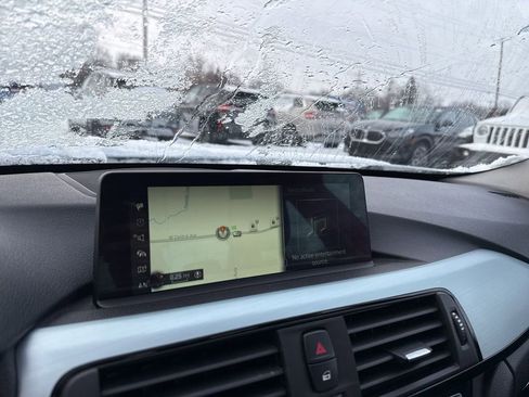 Used 2017 BMW 320i xDrive Sedan image 15