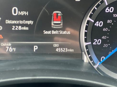 Used 2022 Toyota Highlander XLE image 23