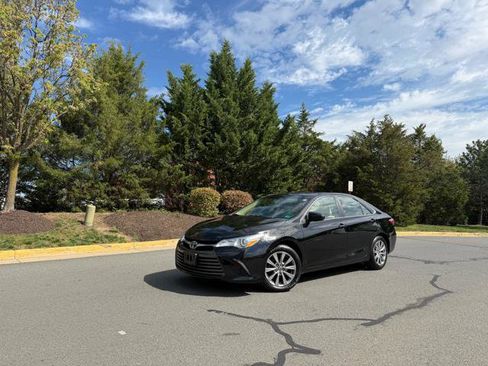 Used 2015 Toyota Camry XLE image 1
