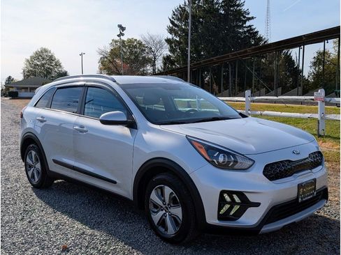 Used 2020 Kia Niro LX image 3