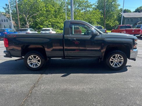 Used 2018 Chevrolet Silverado 1500 LT w/ LT Convenience Package AWD/4WD image 5
