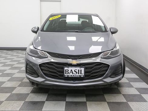 Used 2019 Chevrolet Cruze LT FWD image 3